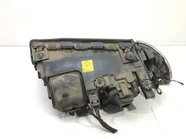 BMW 7 E38 Lampa przednia 8352022