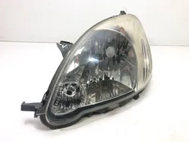 Toyota Yaris Lampa przednia 