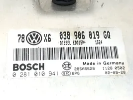 Audi A4 S4 B5 8D Unidad de control/módulo ECU del motor 0281010941