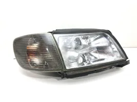 Audi A6 S6 C4 4A Lampa przednia 