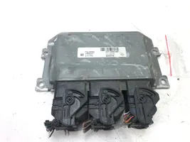 Renault Clio IV Komputer / Sterownik ECU silnika 237108979R