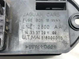 Jaguar XJ X308 Skrzynka bezpieczników / Komplet LNF2822AB