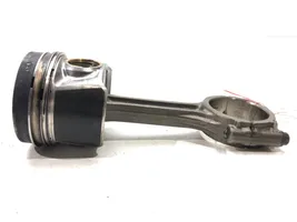 Volkswagen PASSAT B8 Piston avec bielle 