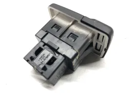 Fiat Punto (199) USB-pistokeliitin 735531771