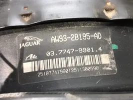 Jaguar XJ X351 Bremžu vakuuma pastiprinātājs AW93-2B195-AD
