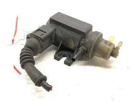 Volkswagen PASSAT B5.5 Régulateur de pression de carburant 1K0906627F