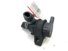 Audi A4 S4 B8 8K Supporto di montaggio del filtro dell’olio 30950000