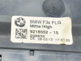 BMW 3 F30 F35 F31 Kojelaudan sivutuuletussuuttimen kehys 9218552
