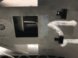 Skoda Superb B8 (3V) Klamka zewnętrzna drzwi tylnych 