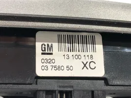 Opel Zafira B Kojelaudan sivutuuletussuuttimen kehys 13100118XC