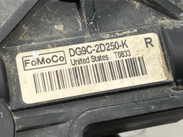 Ford Mondeo MK V Tylny zacisk hamulcowy DG9C-2D250-K