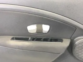 Renault Fluence Rivestimento del pannello della portiera anteriore 