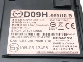 Mazda 2 Gniazdo / Złącze USB D09H-669U0B