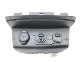 Peugeot 208 Connettore plug in USB 