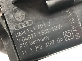 Audi A5 8T 8F Support de filtre à huile 06H121601J