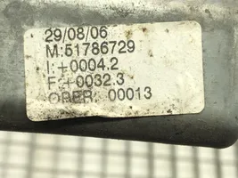 Fiat Grande Punto Elektryczny podnośnik szyby drzwi przednich 51786729