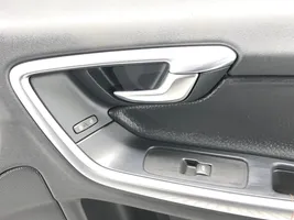 Volvo S60 Apmušimas priekinių durų (obšifke) 