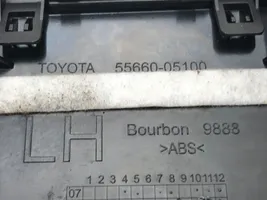 Toyota Avensis T270 Takaosan ilmakanavan tuuletussuuttimen ritilä 55660-05100