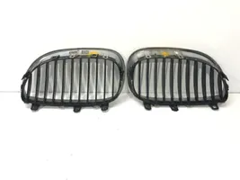 BMW 5 E60 E61 Griglia anteriore 7027062