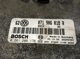 Volkswagen Bora Unité de commande, module ECU de moteur 071906018R