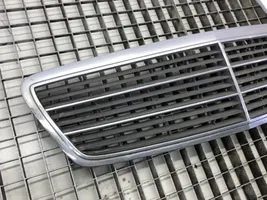 Mercedes-Benz C AMG W203 Atrapa chłodnicy / Grill A2038800483