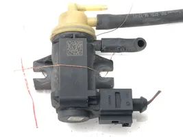 Volkswagen Golf VII Fuel pressure regulator 04L131051F