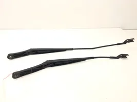 Volkswagen Golf VII Front wiper blade arm 