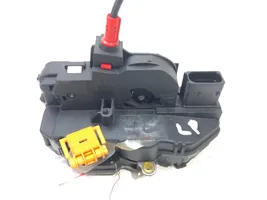 Opel Zafira C Front door lock 