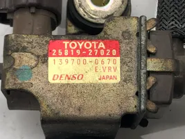 Toyota Corolla Verso E121 Polttoaineen paineensäädin 25819-27020