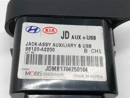 KIA Ceed Connecteur/prise USB 96120-A2200