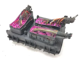 Opel Zafira B Fuse box set 13206754HB