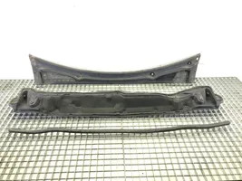 Renault Clio IV Rivestimento del tergicristallo 668115228R