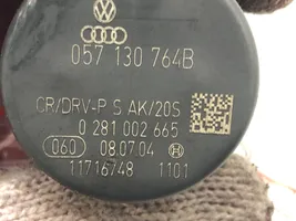 Audi A6 S6 C6 4F Czujnik ciśnienia paliwa 057130764B