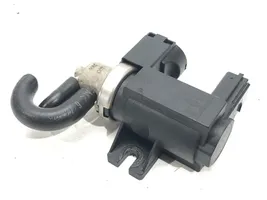 Audi A4 S4 B7 8E 8H Regolatore di pressione del carburante 8E0906627C