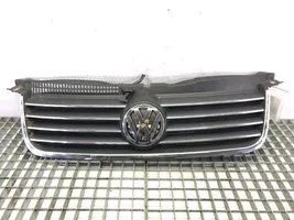 Volkswagen PASSAT B5.5 Передняя решётка 3B0853562