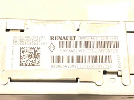 Renault Clio III Radio/CD/DVD/GPS-pääyksikkö 8200666139