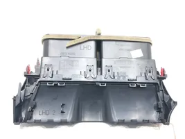 Toyota Yaris Moldura protectora de la rejilla de ventilación lateral del panel 55670-K0090