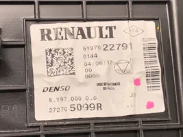 Renault Clio IV Radiatore riscaldamento abitacolo 272705099R