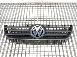 Volkswagen Polo IV 9N3 Atrapa chłodnicy / Grill 6Q0853653E