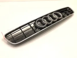 Audi A3 S3 8L Grille de calandre avant 8L0807683