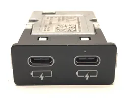 BMW X3 G01 USB-pistokeliitin 8711938