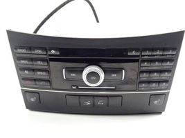 Mercedes-Benz E C207 W207 Radio/CD/DVD/GPS-pääyksikkö A2128700589