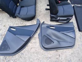 Mazda 2 Fotele / Kanapa / Boczki / Komplet 