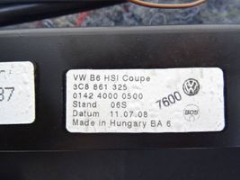Volkswagen PASSAT CC Панель багажника 3C8861325