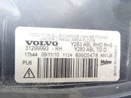 Volvo S60 Lampa przednia 31299993