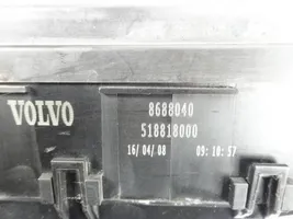 Volvo C70 Boîte à fusibles 8688040