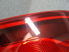 Volkswagen Jetta VI Lampy tylnej klapy bagażnika 5C6945093B