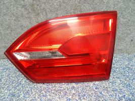 Volkswagen Jetta VI Lampy tylnej klapy bagażnika 5C6945094