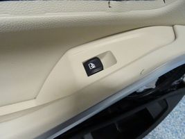 BMW 3 G20 G21 Rivestimento del pannello della portiera posteriore 