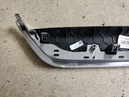 Volvo S90, V90 Barra di rivestimento della portiera anteriore 31393178